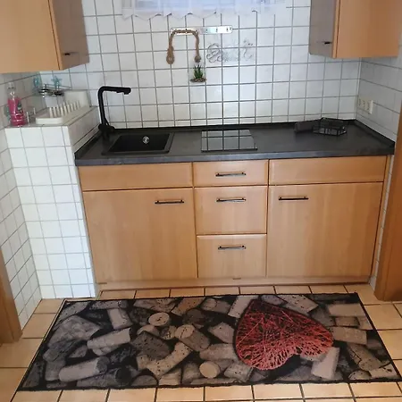 Gemuetliche 2-zimmer-wohnung Mit Top-anbindung *