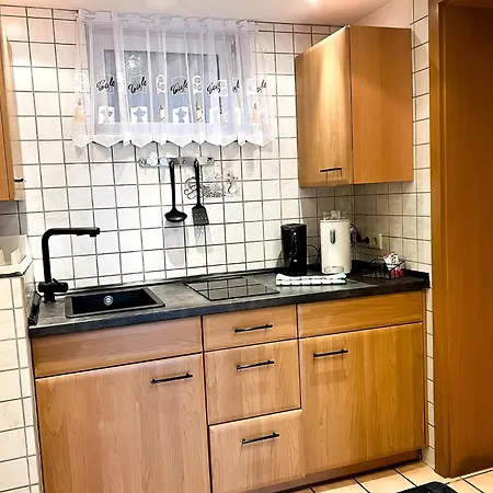 Gemuetliche 2- Zimmer Wohnung Mit Top Anbindung *